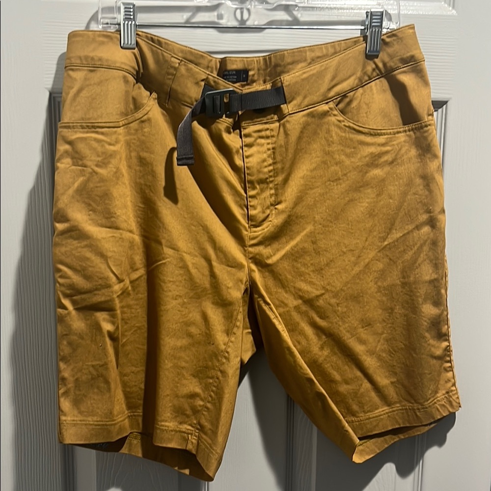 Men's Tan Shorts with Belt